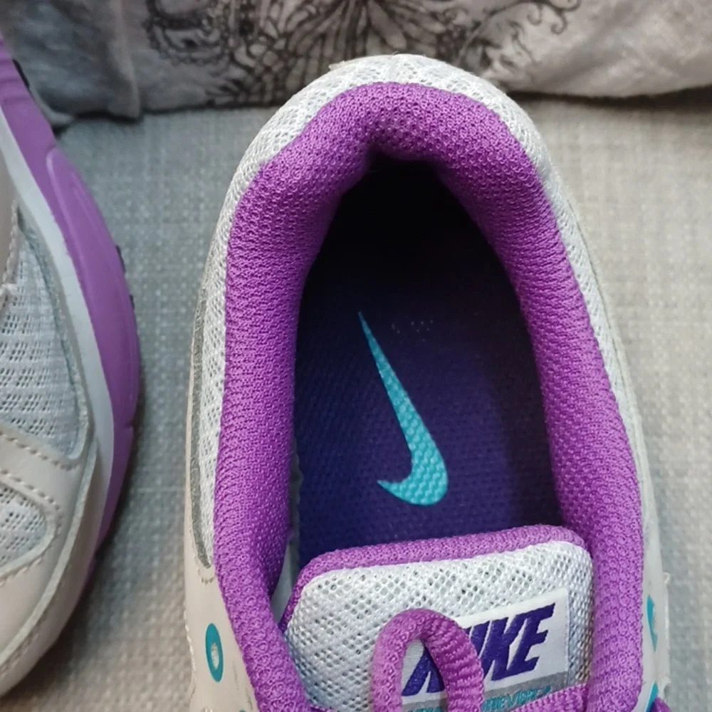 Nike Purple and Teal Sneakers Size 7 - Picture 3 of 13
